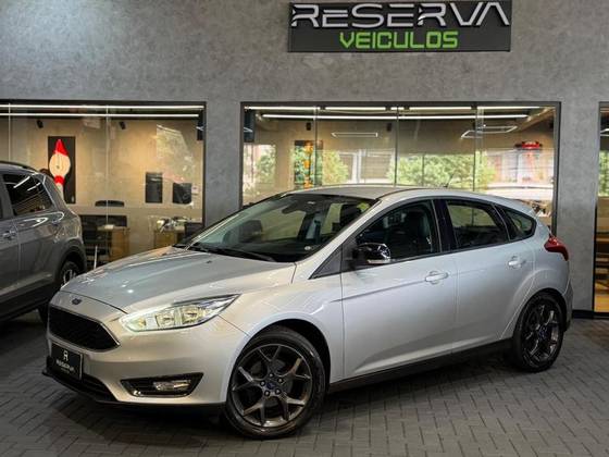 FORD FOCUS 2.0 SE FASTBACK 16V FLEX 4P POWERSHIFT